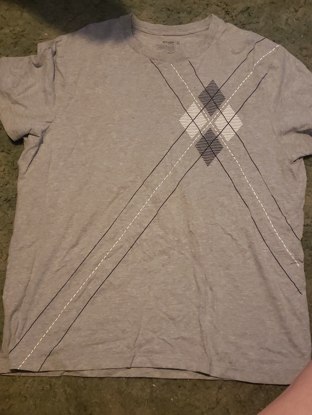 Old Navy Light Gray Short-Sleeve Tee with Argyle Stripe Graphic